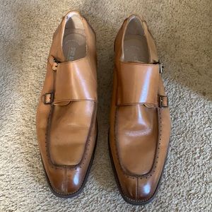 Men’s leather dress shoes